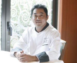 平舘 亮治